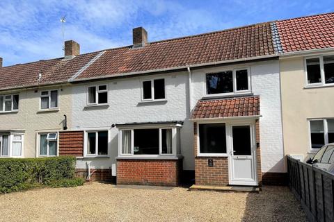 5 Cherry Grove, Ferndown, BH22 9EZ