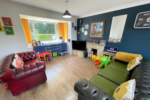 5 Cherry Grove, Ferndown, BH22 9EZ