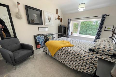 5 Cherry Grove, Ferndown, BH22 9EZ
