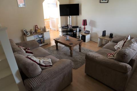 14 Beatons Close, Yaxley, Peterborough, PE7 3WJ