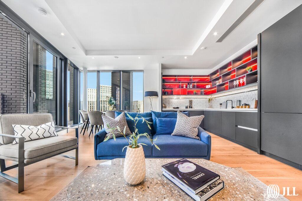 Echo House, London E14 4 bed flat £950,000