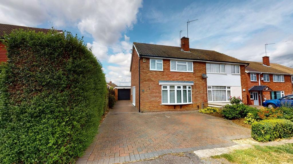 Whitefield Road, Duston, Northampton NN5 6SJ 3 bed semidetached house