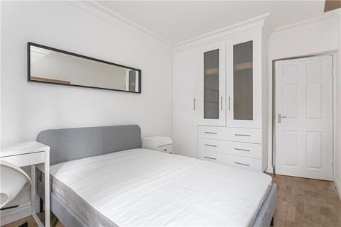 3 bedroom apartment to rent - Thursley Gardens, London, SW19