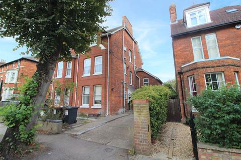 2 bedroom apartment to rent - Chaucer Road, Bedford MK40