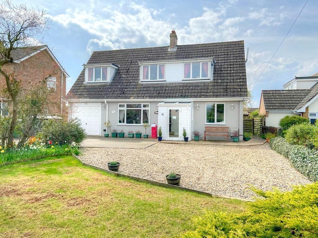 Queens Road, Attleborough, Norfolk... 5 bed chalet £550,000