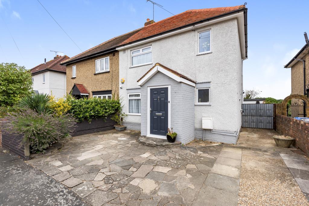 Egham, Surrey, TW20 3 bed semidetached house for sale £500,000