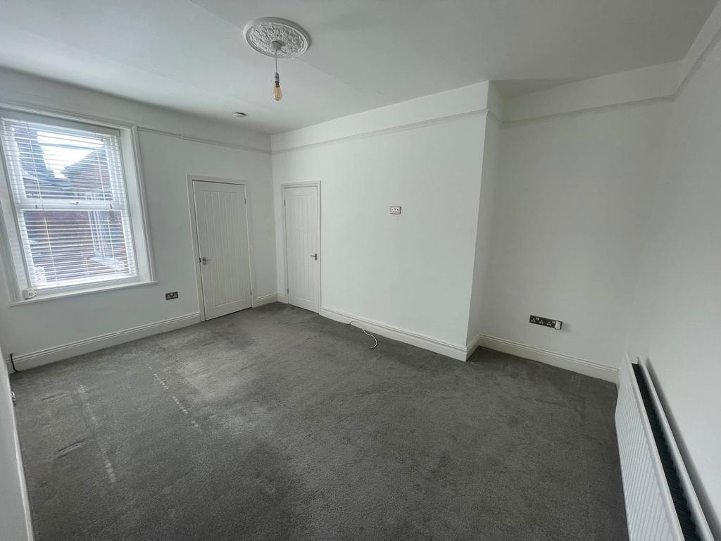 Park Crescent East, North Shields. NE30 2HQ. * HIGH STANDARD * 3 bed