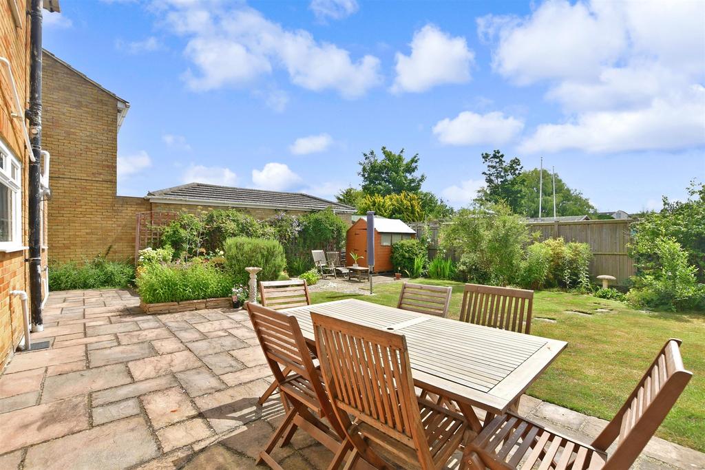 Orgarswick Avenue, Dymchurch, Kent 3 bed detached house £405,000