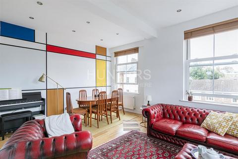 Flat C, 16 Albion Grove, London, N16 8RG