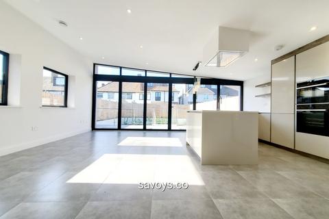 3 bedroom detached house to rent, Pebble House, 11 Wayside, Golders Green , NW11