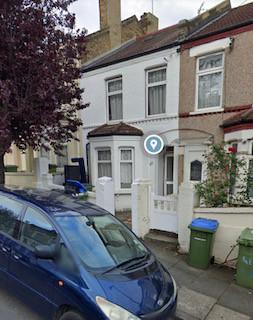 3 bedroom terraced house to rent - Ingledew Road, London, SE18
