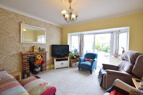 3 bedroom detached bungalow for sale - Holland on Sea