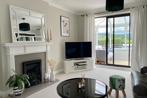 12 Dodlee Lane, Huddersfield, HD3 4TZ