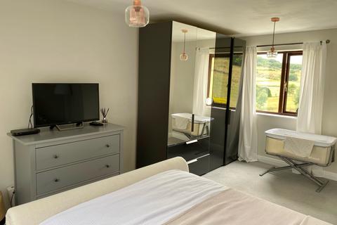 12 Dodlee Lane, Huddersfield, HD3 4TZ