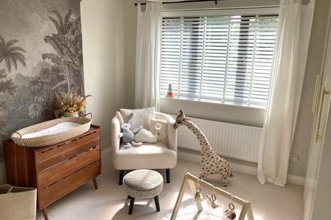 12 Dodlee Lane, Huddersfield, HD3 4TZ