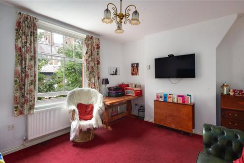 2 bedroom flat for sale - Walton House, Montclare Street, Bethnal Green, London, E2