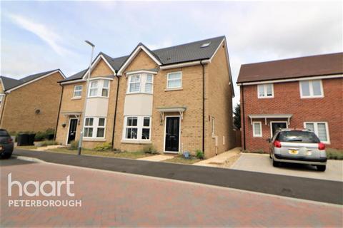 4 bedroom semi-detached house to rent - Waterfield Close