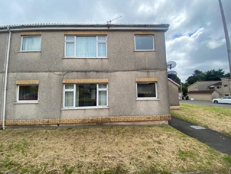 Southall Avenue, Neath, Neath Port Talbot. 2 bed flat for sale £70,000