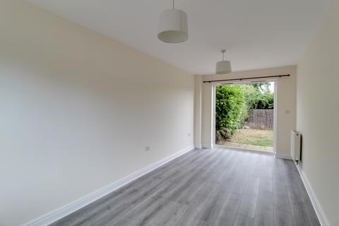 3 bedroom terraced house to rent, Thistle Gardens, Spalding PE11