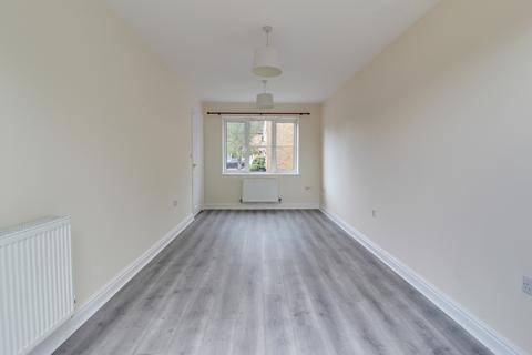 3 bedroom terraced house to rent, Thistle Gardens, Spalding PE11