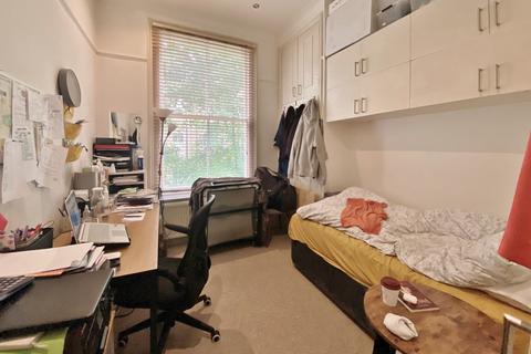 2 bedroom flat to rent - Eardley Cresent, London, SW5