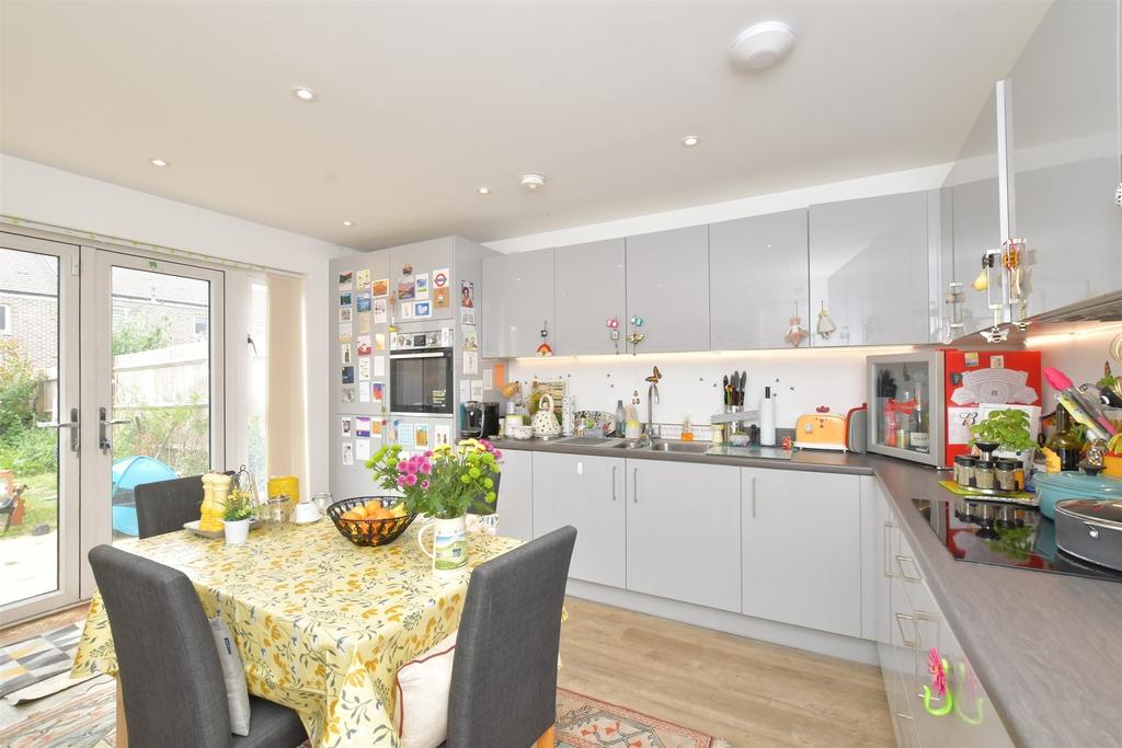 Anna Sewell Way, Chichester, West Sussex 3 bed semidetached house £