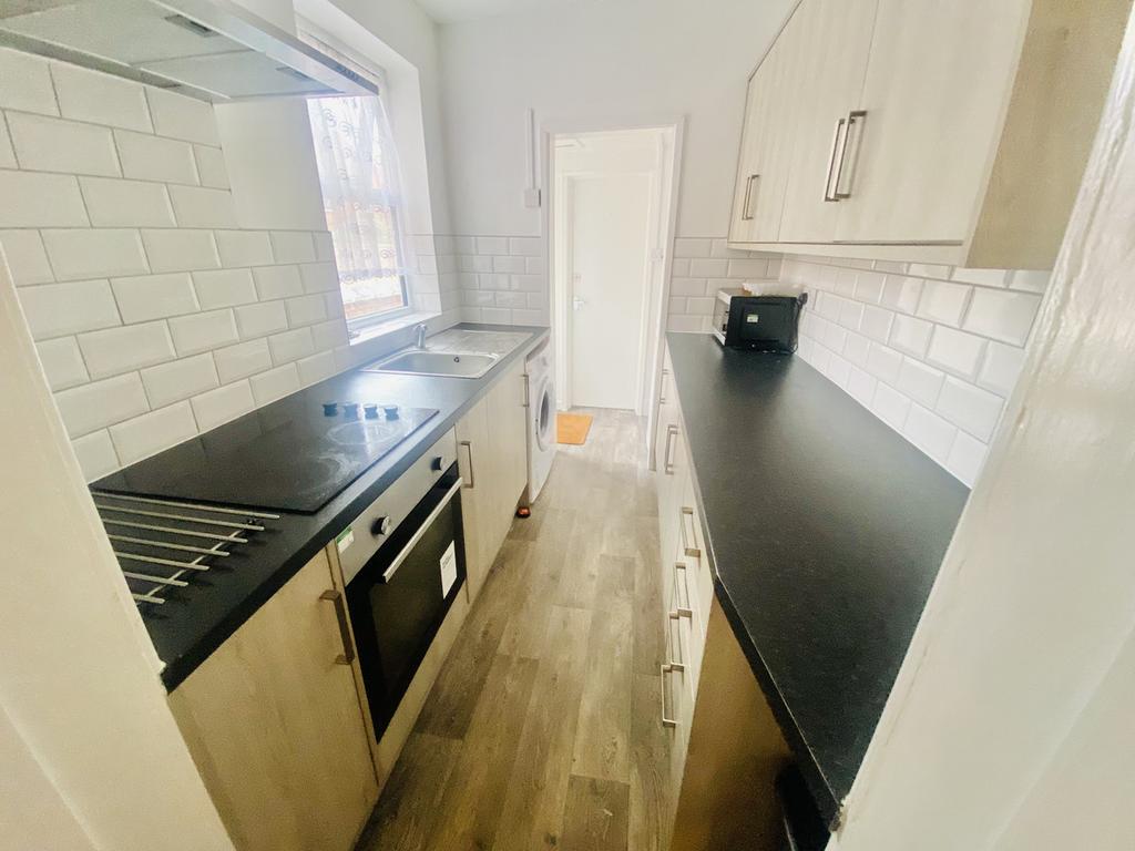 Dean Street, Coventry, CV2 2 bed terraced house £180,000