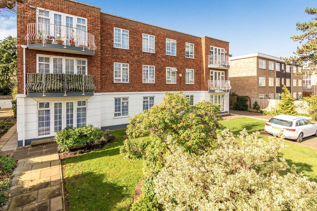 Oaklands Road Bromley BR1 2 bed apartment for sale £305,000