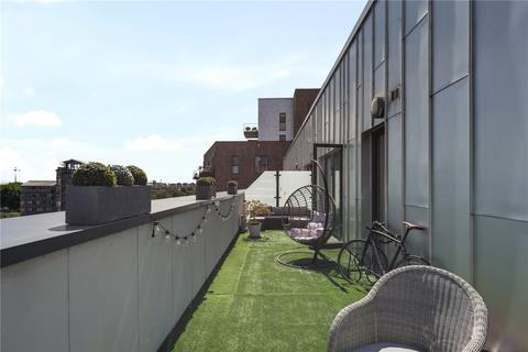 3 bedroom flat for sale, Carrick Court, 5 Nicholson Square, Bow, London, E3