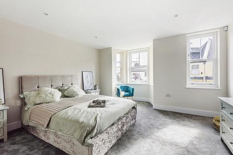 4 bedroom house to rent - Park Road, Kingston Upon Thames, KT2