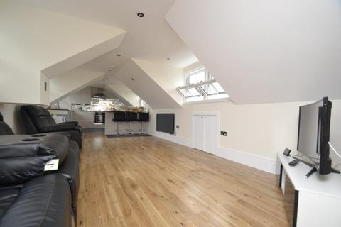 2 bedroom flat for sale - Elthorne Court, Archway