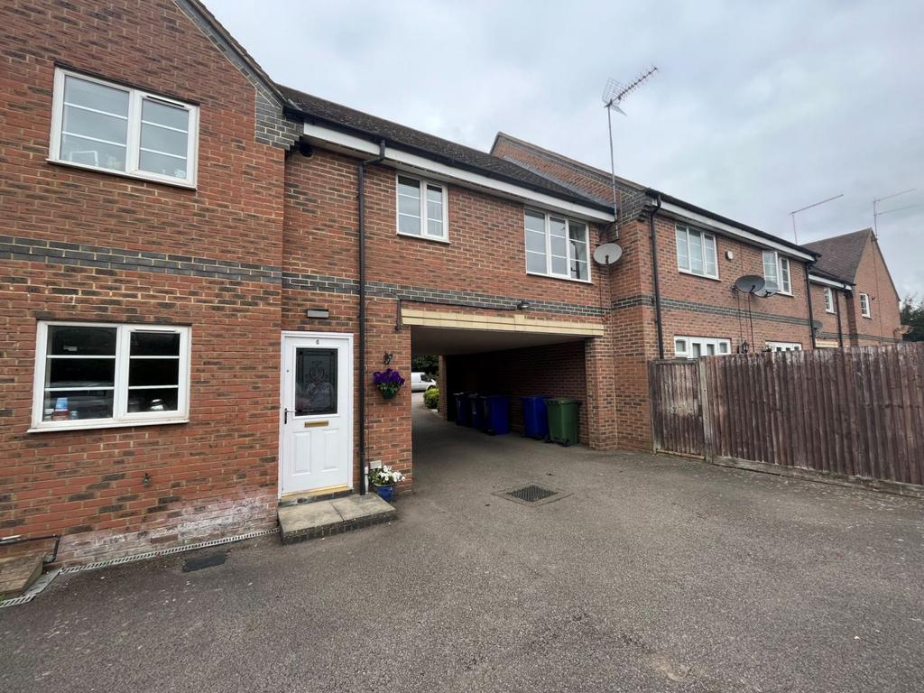 Meadowsweet Walk, Grange Park, Northampton NN4 5DA 1 bed flat £725