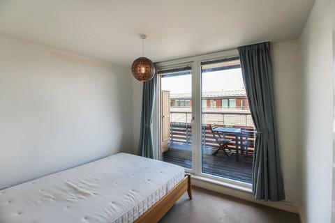 1 bedroom flat to rent, Hillside, London, NW10