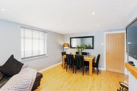 2 bedroom ground floor flat for sale - 17a Niddrie Mill Crescent, Edinburgh, EH15 3EY