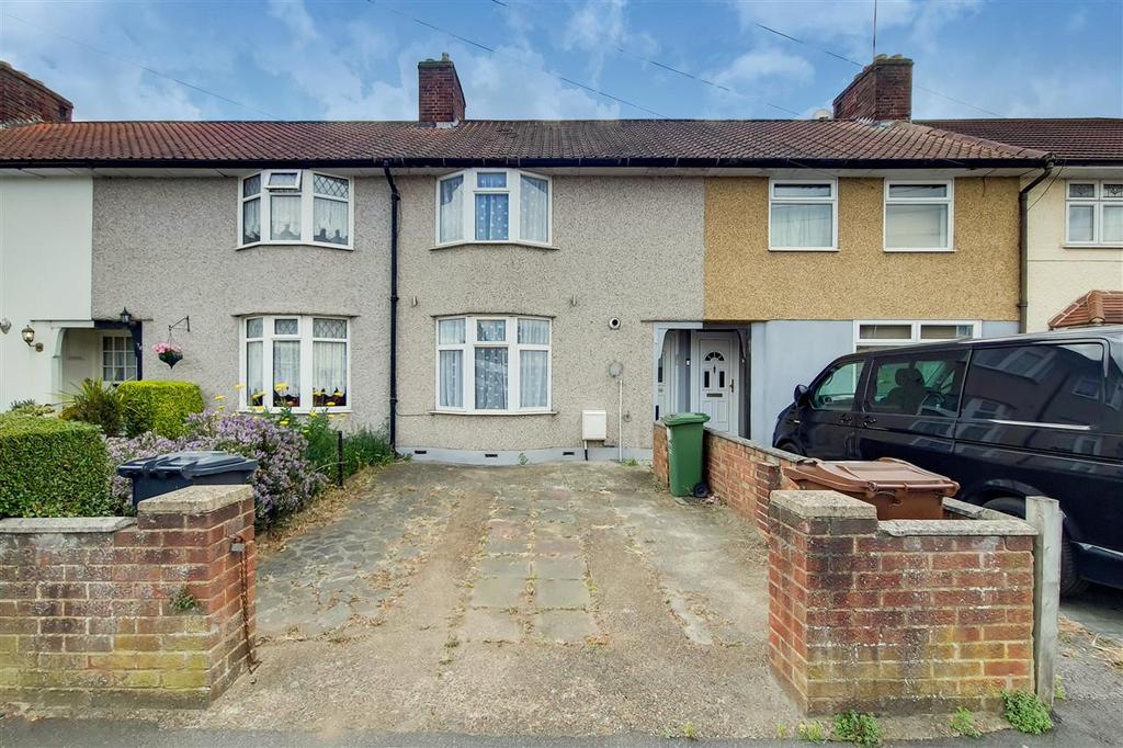 Maxey Road, Dagenham, Essex 3 bed terraced house £1,600 pcm (£369 pw)