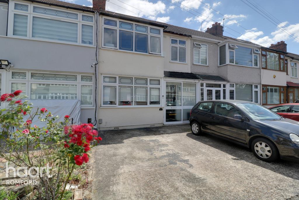 Strood Avenue, Romford 3 bed terraced house £475,000