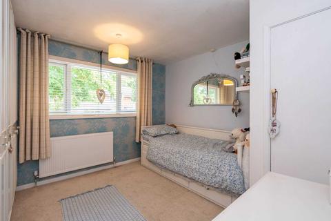 7 Shepherds Green, Hemel Hempstead, HP1 2HL