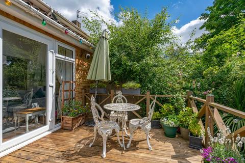 7 Shepherds Green, Hemel Hempstead, HP1 2HL