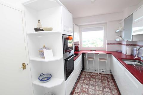 3 bedroom flat for sale, Bolsover Road, Eastbourne, BN20 7JW