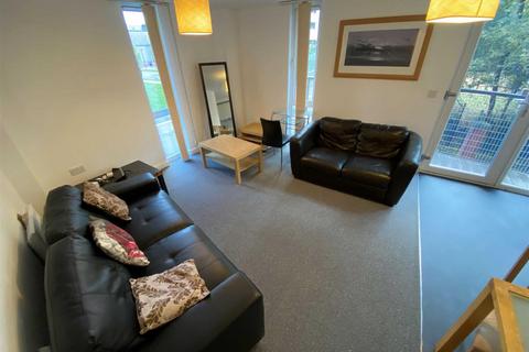 2 bedroom apartment to rent, Trinity Court, Higher Cambridge Street, Hulme, Manchester. M15 6AR