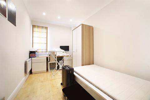 3 bedroom apartment to rent, Newton Street, London, WC2B