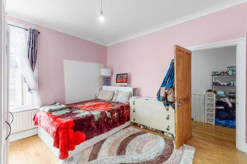 3 bedroom maisonette for sale - Brownhill Road, London SE6