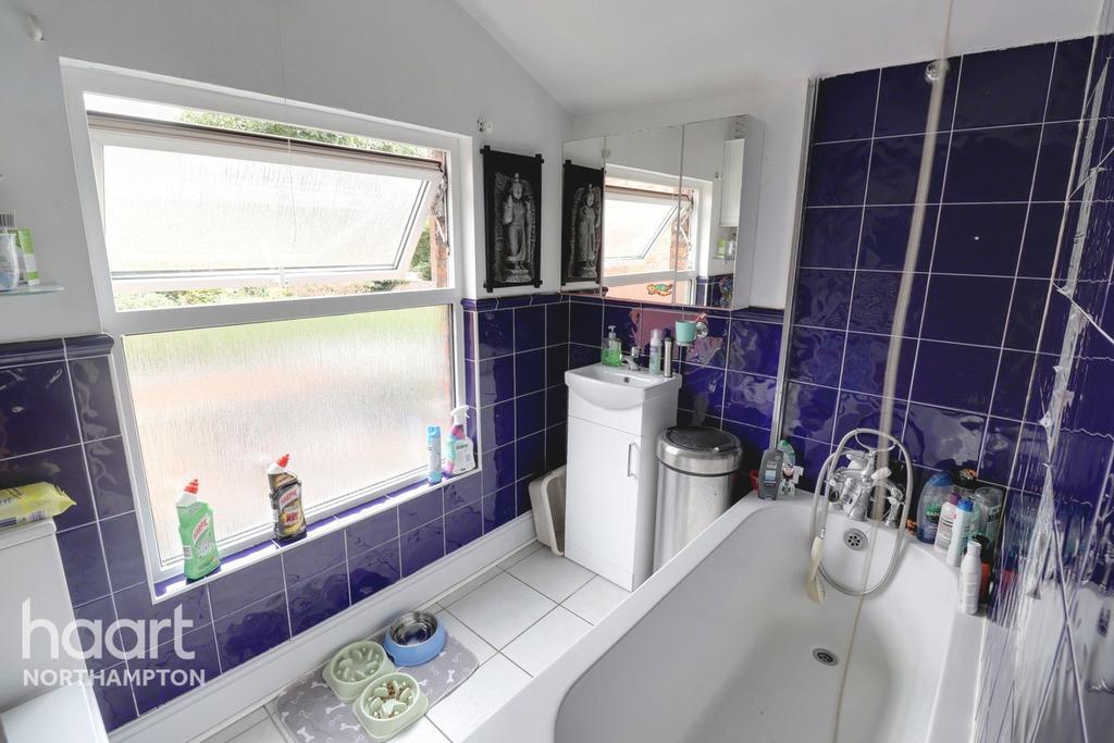 Hood Street, Northampton 2 bed apartment £150,000