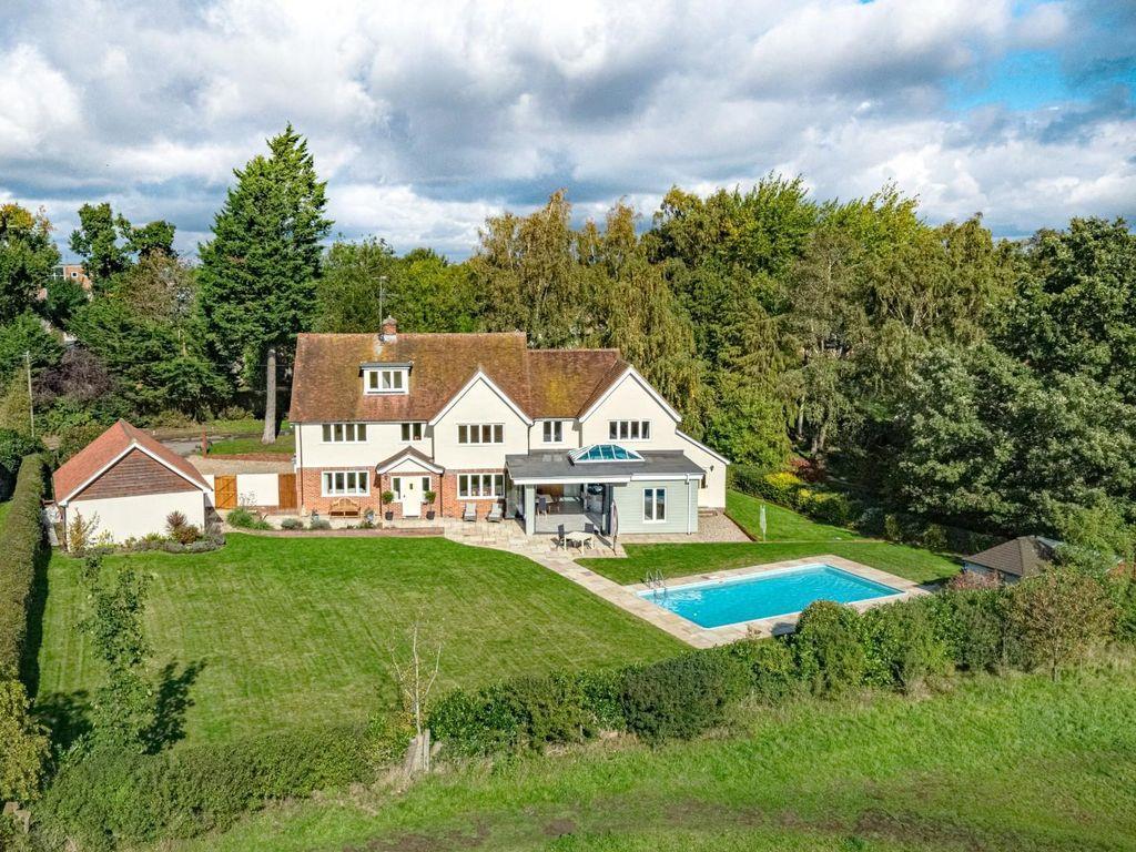 Newton Hall Chase, Dunmow, Essex, CM6 5 bed detached house for sale £