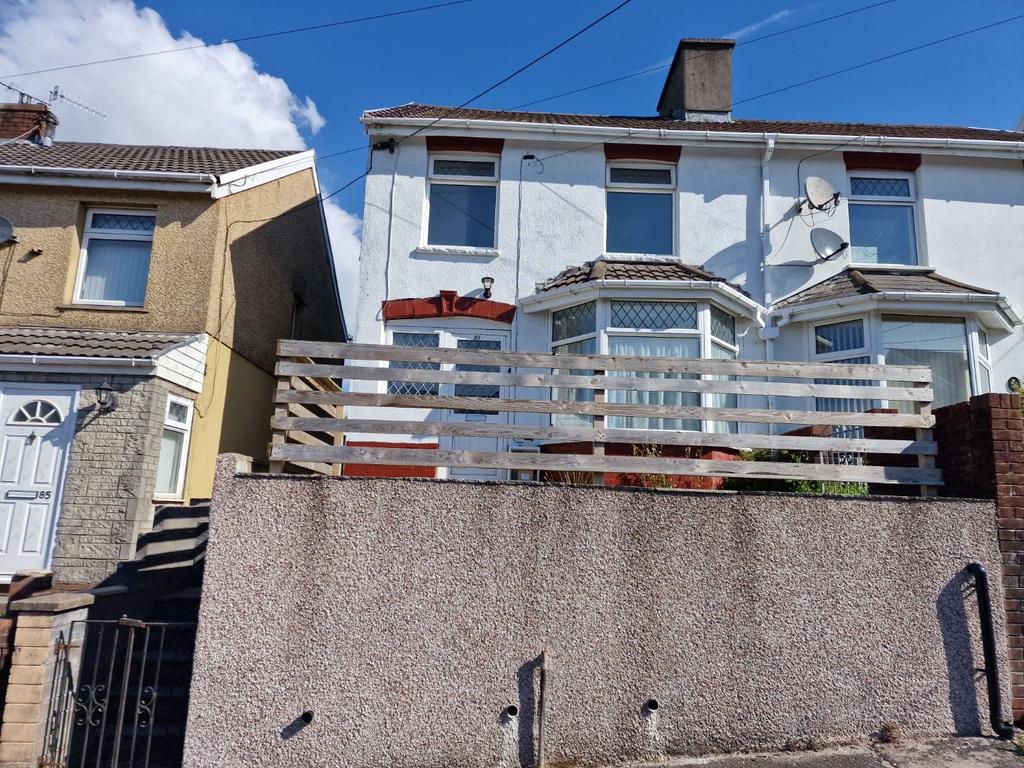 Thomas Street, Gilfach Goch, Rhondda... 3 bed semidetached house £