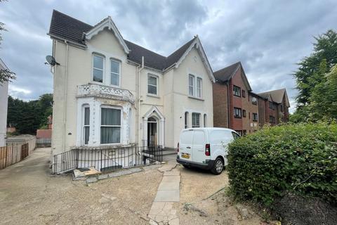 48b Coombe Road, Croydon, CR0 5SG
