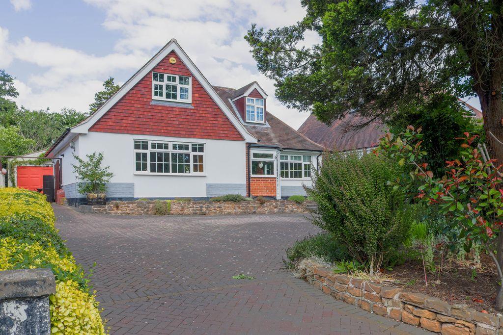 Wollaton Vale, Wollaton NG8 2PB 4 bed detached house £600,000