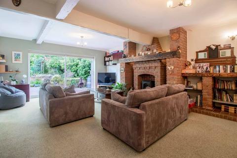 66 Wollaton Vale, Wollaton, Nottingham, NG8 2PB
