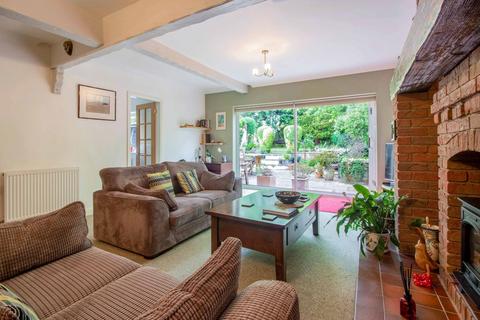 66 Wollaton Vale, Wollaton, Nottingham, NG8 2PB
