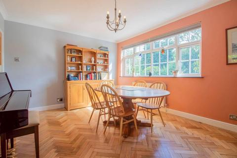 66 Wollaton Vale, Wollaton, Nottingham, NG8 2PB